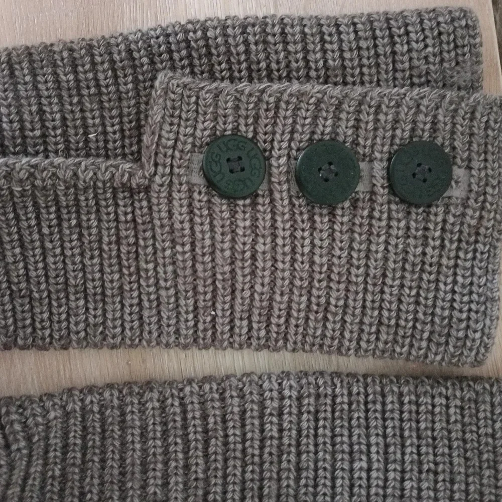 UGG Australia 1016555 Gray Classic Cardy Sweater Knit Triple Button Boots Size 7